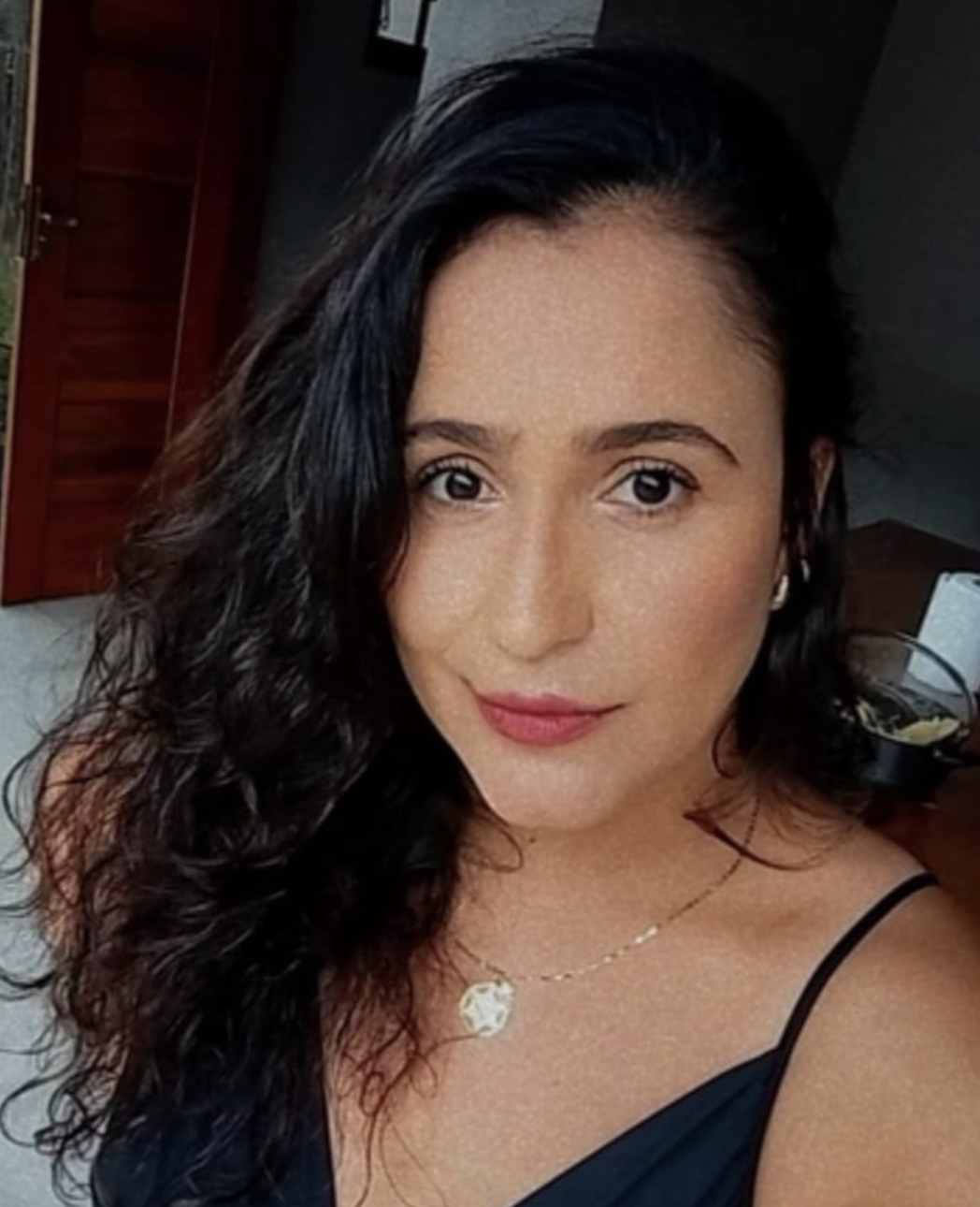 Leila Pinto (12)99220-8970